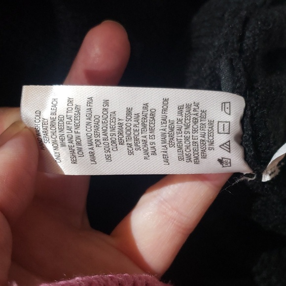 Nwt XL and large Karl lagerfeld sweater black with ringstone - Picture 11 of 12